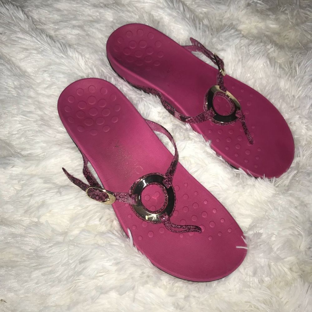 VIONIC pink sandals